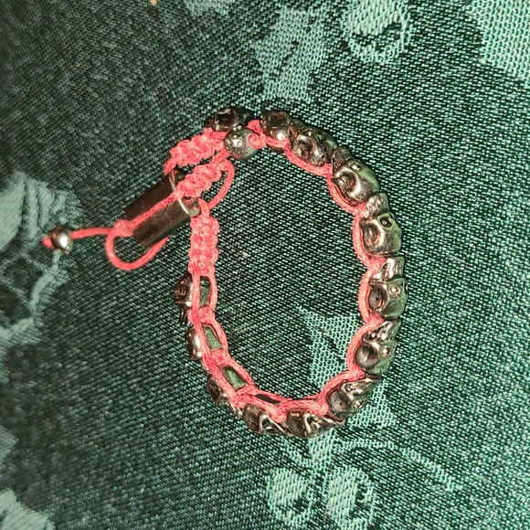 Jules Smith Mini Skull Wrap Bracelet Red/Yellow Gold - Picture 4 of 11